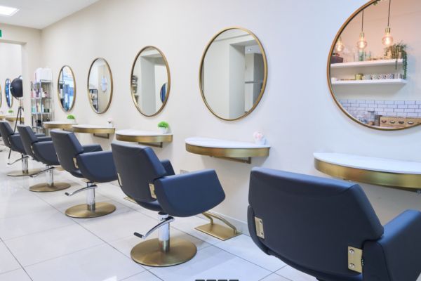Stations, Esente Hairdressing Salon in Wimbledon - 1
